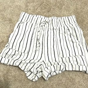 Cute striped Paper bag shorts!